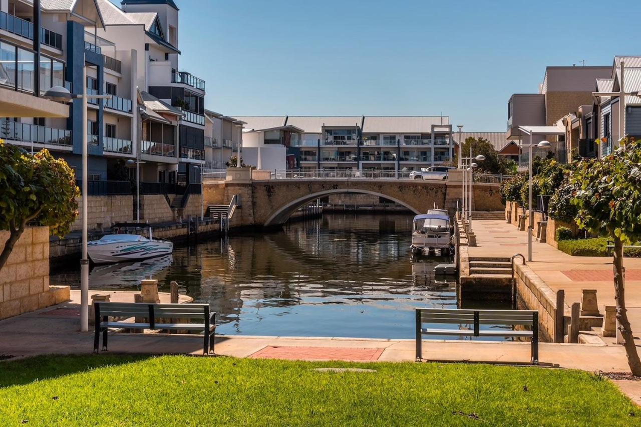 Апартаменты The Hutt On Mandurah Marina Экстерьер фото